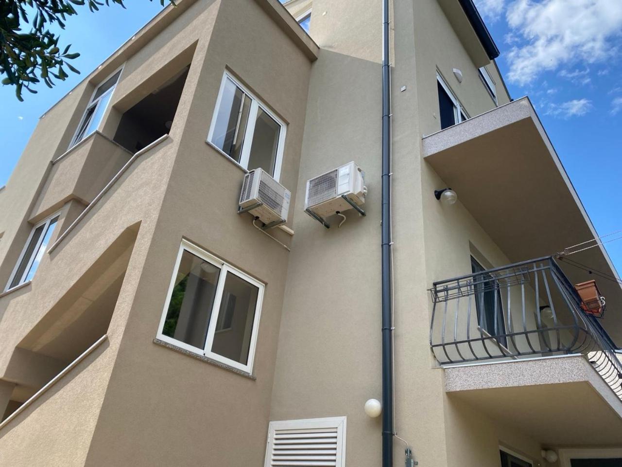 Apartments Mirta Rovinj Exterior photo